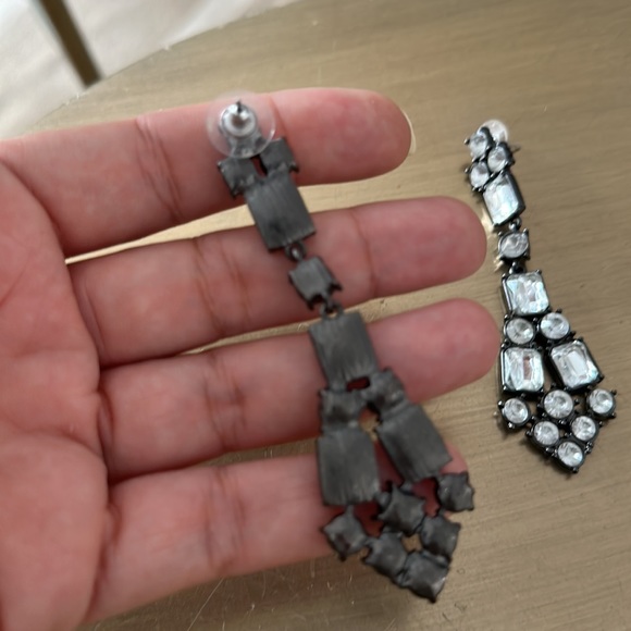 Gorgeous earrings 🤍 - Picture 2 of 2